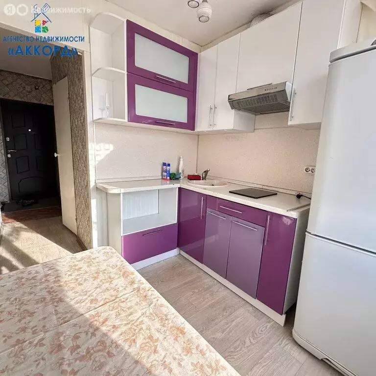 2-комнатная квартира: Барнаул, улица Панфиловцев, 4Ак2 (40 м) - Фото 0