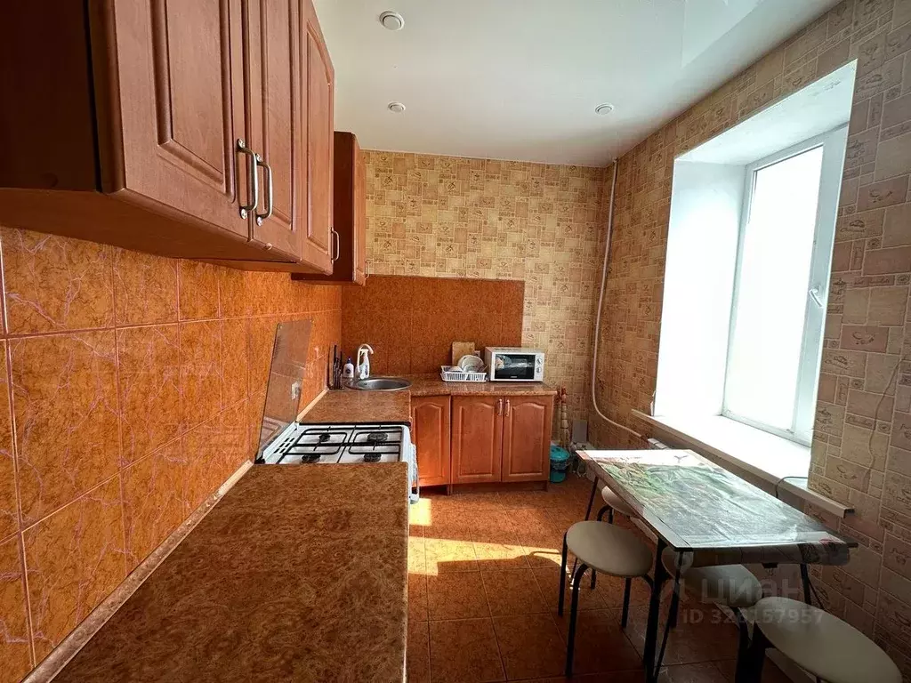 3-к кв. Крым, Керчь пл. Привокзальная, 7 (61.9 м) - Фото 1