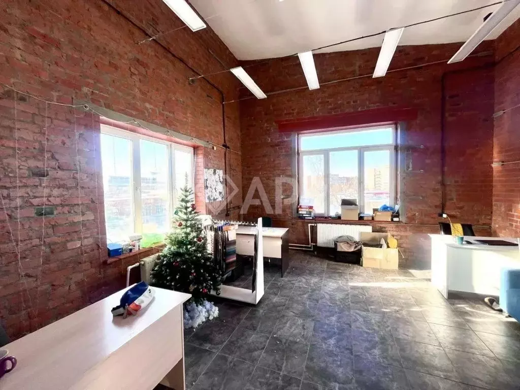 Офис в Удмуртия, Ижевск ул. Орджоникидзе, 4 (100 м) - Фото 1