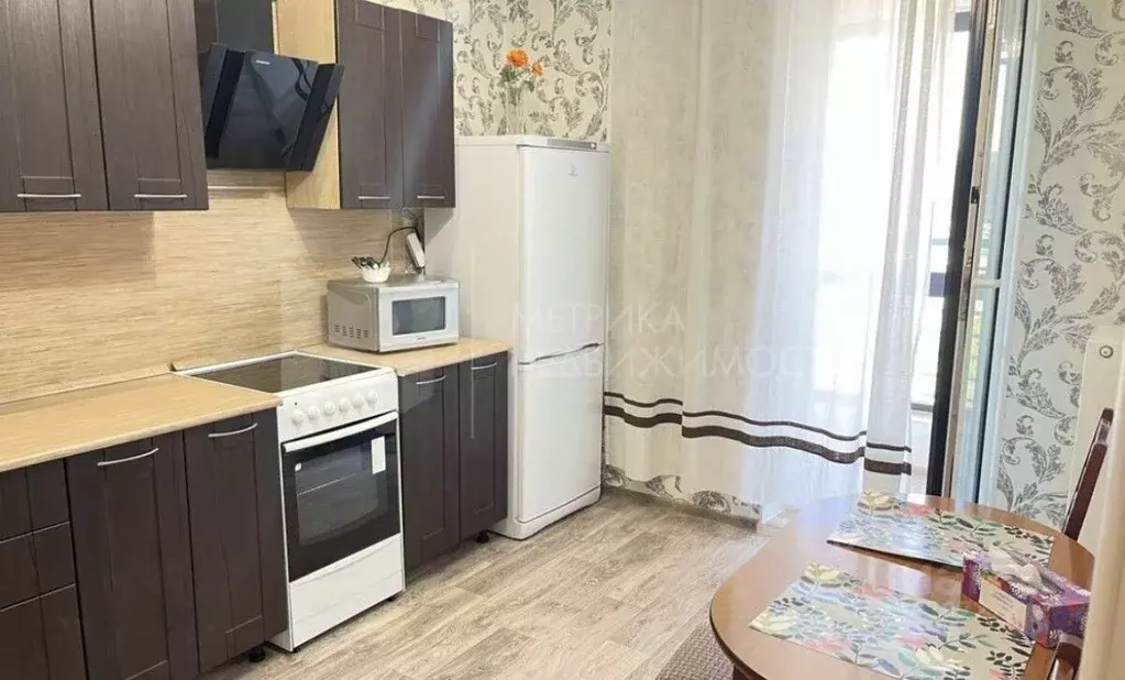 1-к кв. Тюменская область, Тюмень ул. 50 лет Октября, 57А (37.0 м) - Фото 0