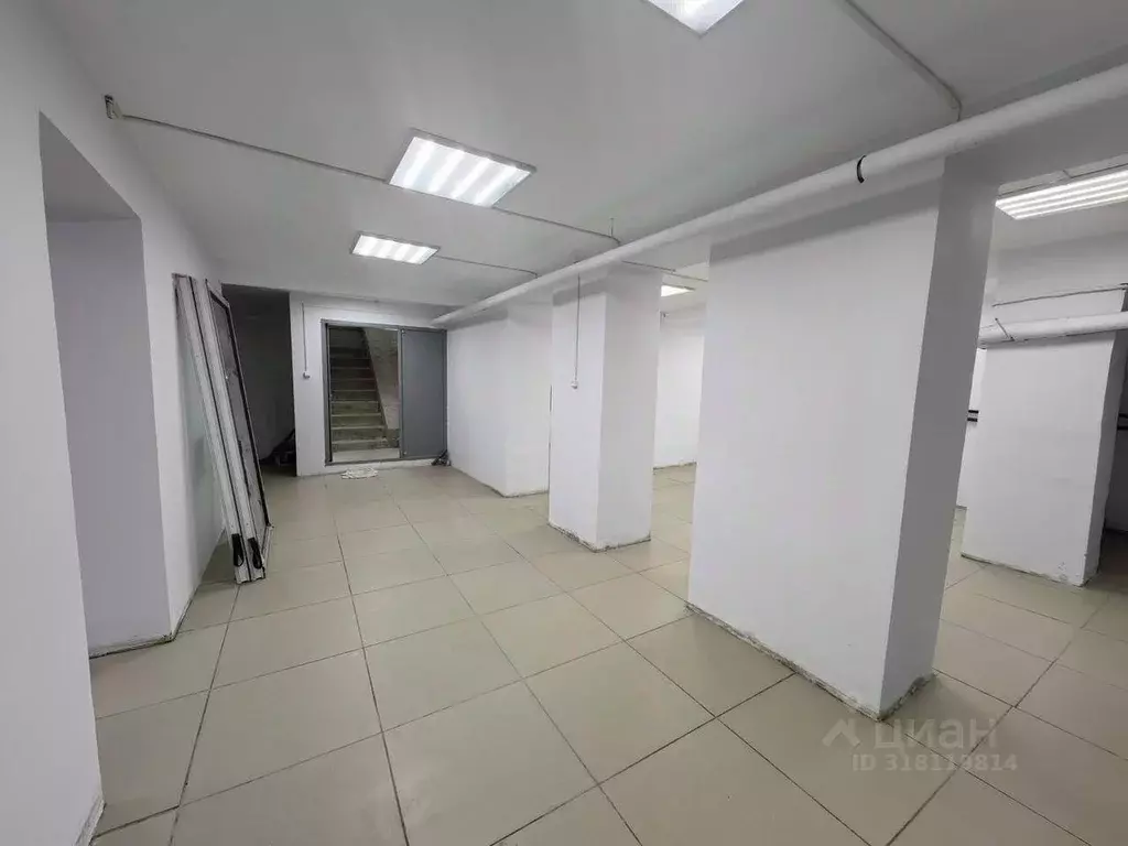 Помещение свободного назначения в Свердловская область, Полевской ул. ... - Фото 1