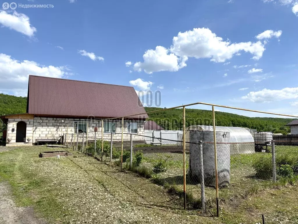 Дом в село Большой Вьяс, улица Кирова, 60 (100 м) - Фото 1