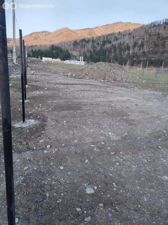 Участок в село Чемал, улица В.П. Труфанова (12 м) - Фото 0