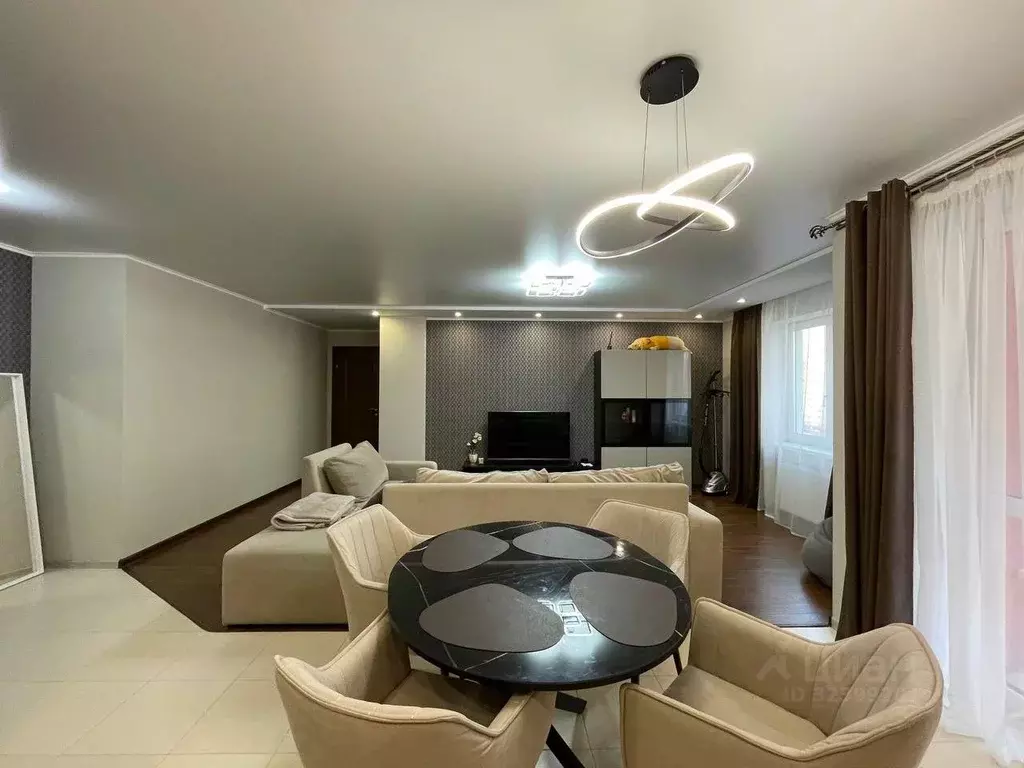 2-к кв. Тюменская область, Тюмень ул. Газовиков, 63 (57.0 м) - Фото 1