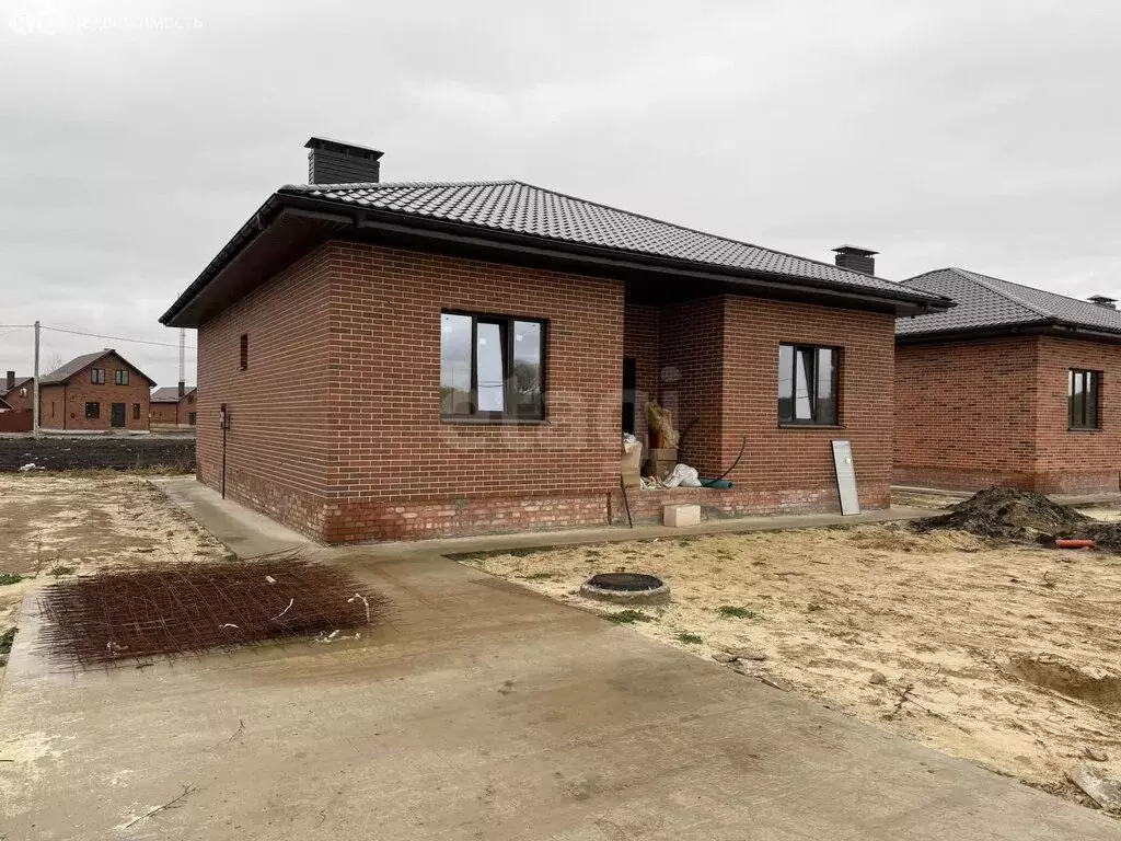 Дом в Новая Усмань, Октябрьская улица, 1 (100 м) - Фото 1