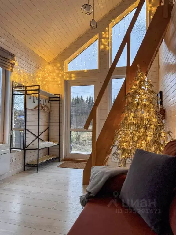 Дом в Ленинградская область, Выборгский район, Рощинское городское ... - Фото 1