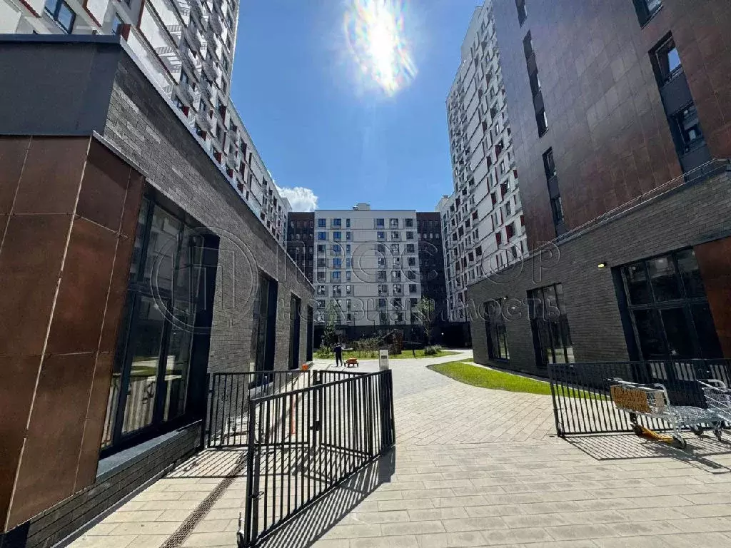 Продается 4-комнатная квартира - Фото 2