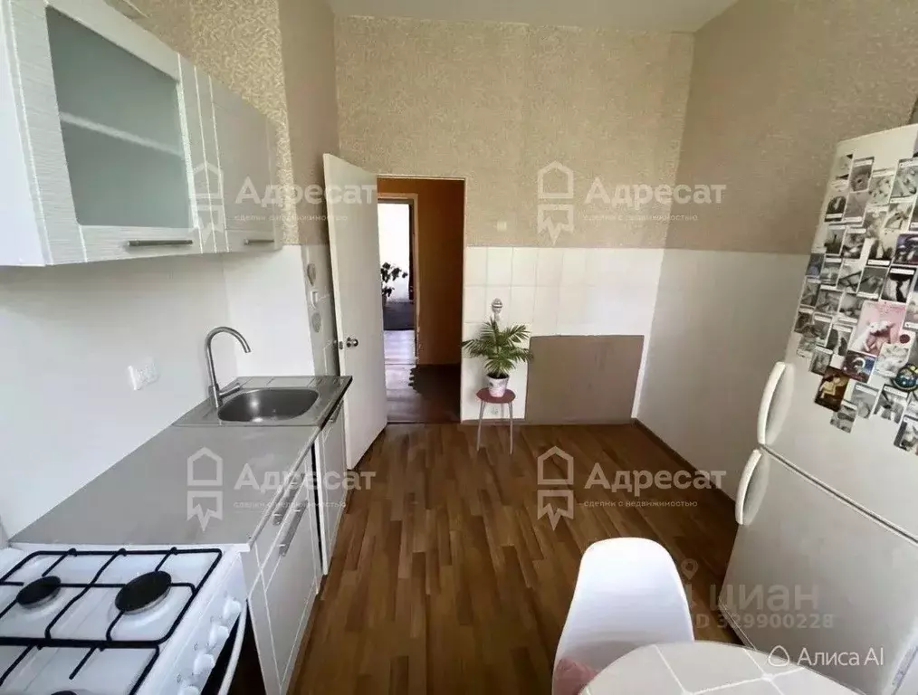 3-к кв. Волгоградская область, Волгоград ул. Сологубова, 15 (71.9 м) - Фото 1