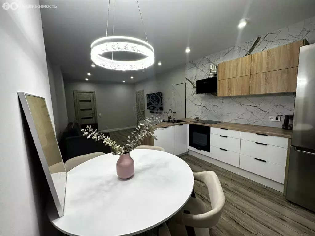 2-комнатная квартира: Екатеринбург, жилой район Вторчермет, Братская ... - Фото 1