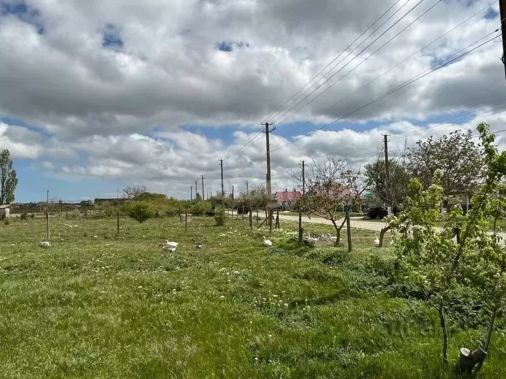 Участок в Крым, Ленинский район, с. Семисотка ул. Закияна (12.5 сот.) - Фото 1