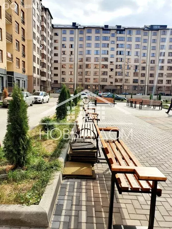 3-комнатная квартира: Нальчик, улица Шарданова, 52А (110.5 м) - Фото 1