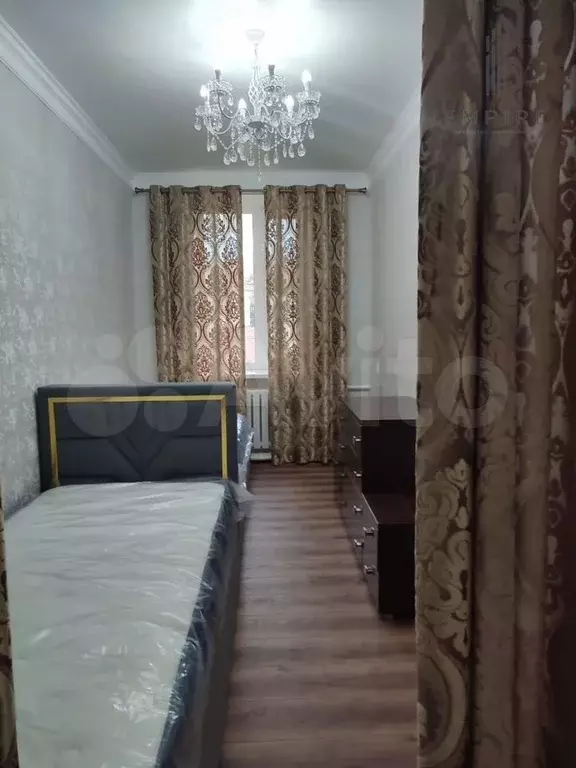 10 и более-к. квартира, 55 м, 2/3 эт. - Фото 0