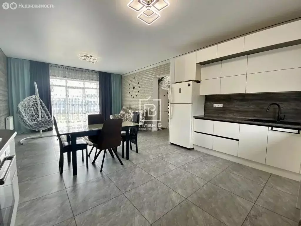 Дом в деревня Мстихино, улица Надежды (195 м) - Фото 1