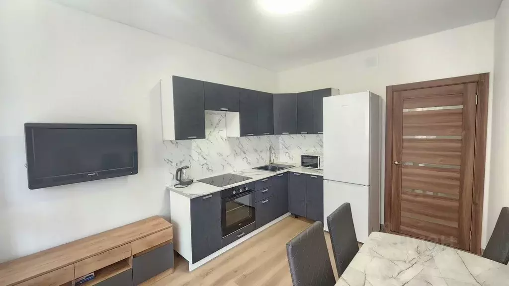 1-к кв. Тюменская область, Тюмень ул. Сергея Свиридова, 7 (44.0 м) - Фото 1