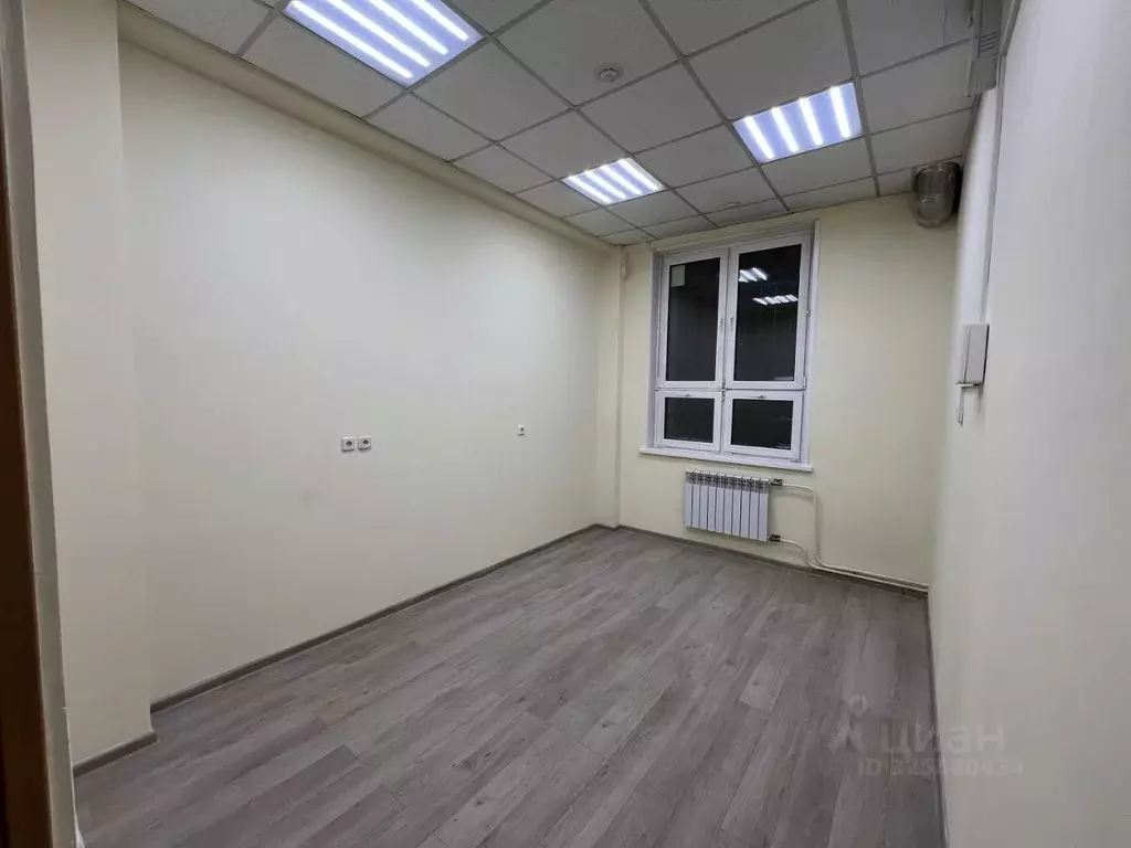 Помещение свободного назначения в Красноярский край, Красноярск ... - Фото 1