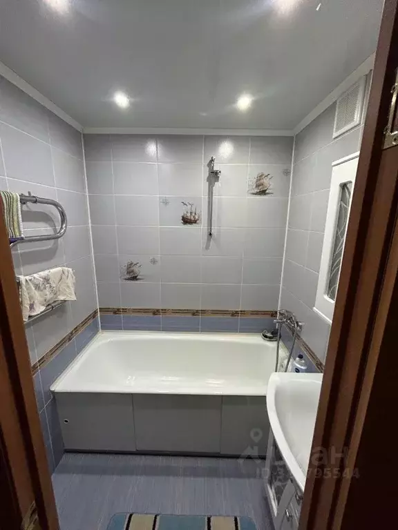 2-к кв. Омская область, Омск Мельничная ул., 89к6 (52.2 м) - Фото 0