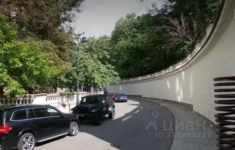 Гараж в Москва Котельническая наб., 1/15кА (16 м) - Фото 1