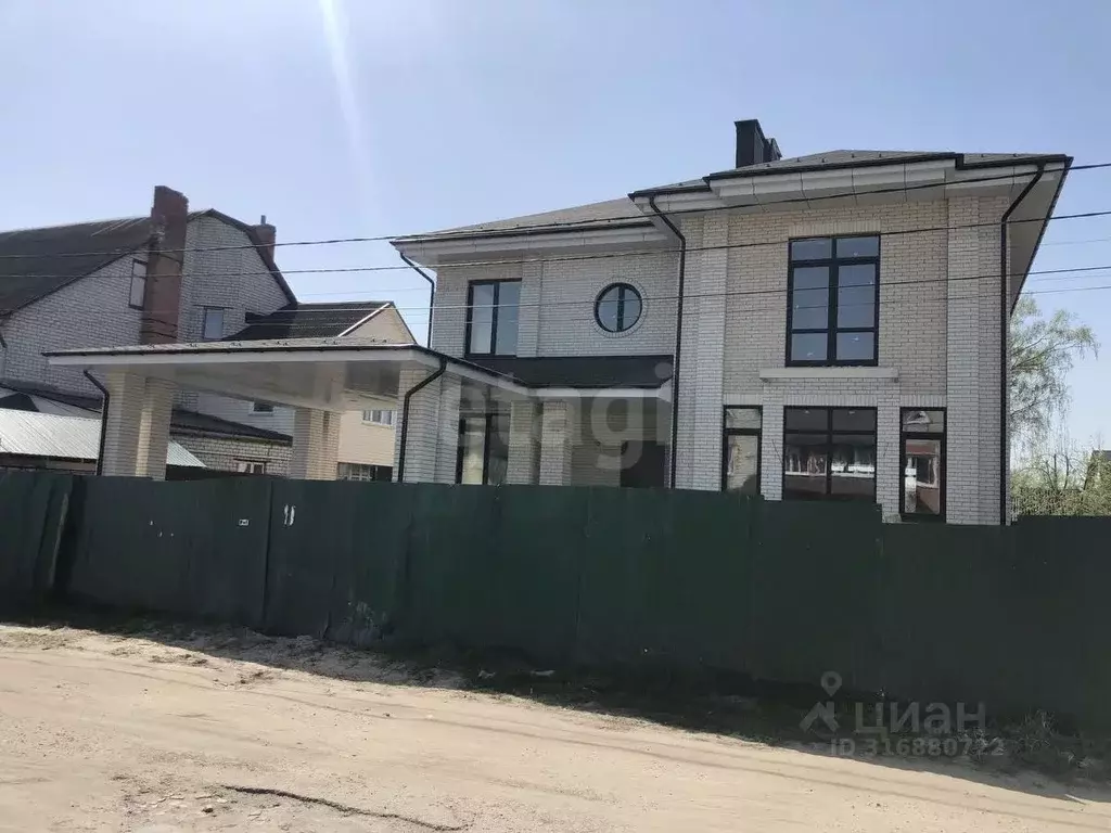 Дом в Брянская область, Брянск 2-я Почепская ул. (394 м) - Фото 0