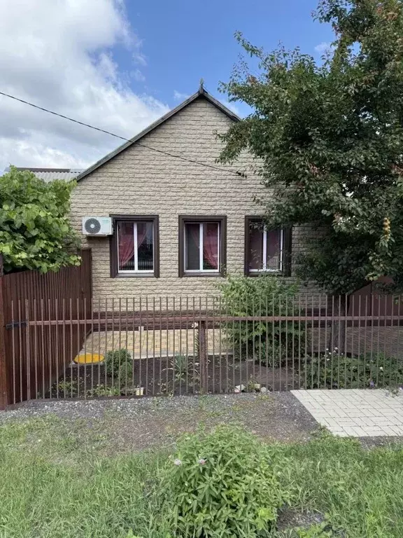 Дом в Белгородская область, Белгородский район, Разумное рп ул. ... - Фото 1