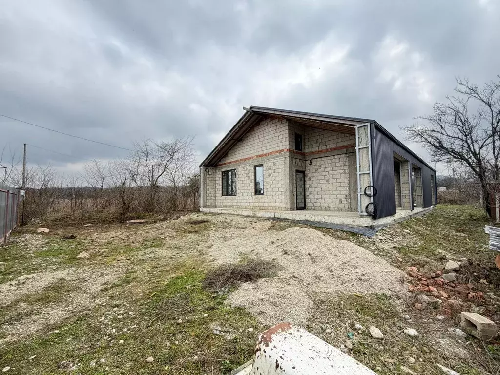 Дом в Кабардино-Балкария, Нальчик ул. А.А. Кадырова, 31 (180 м) - Фото 2