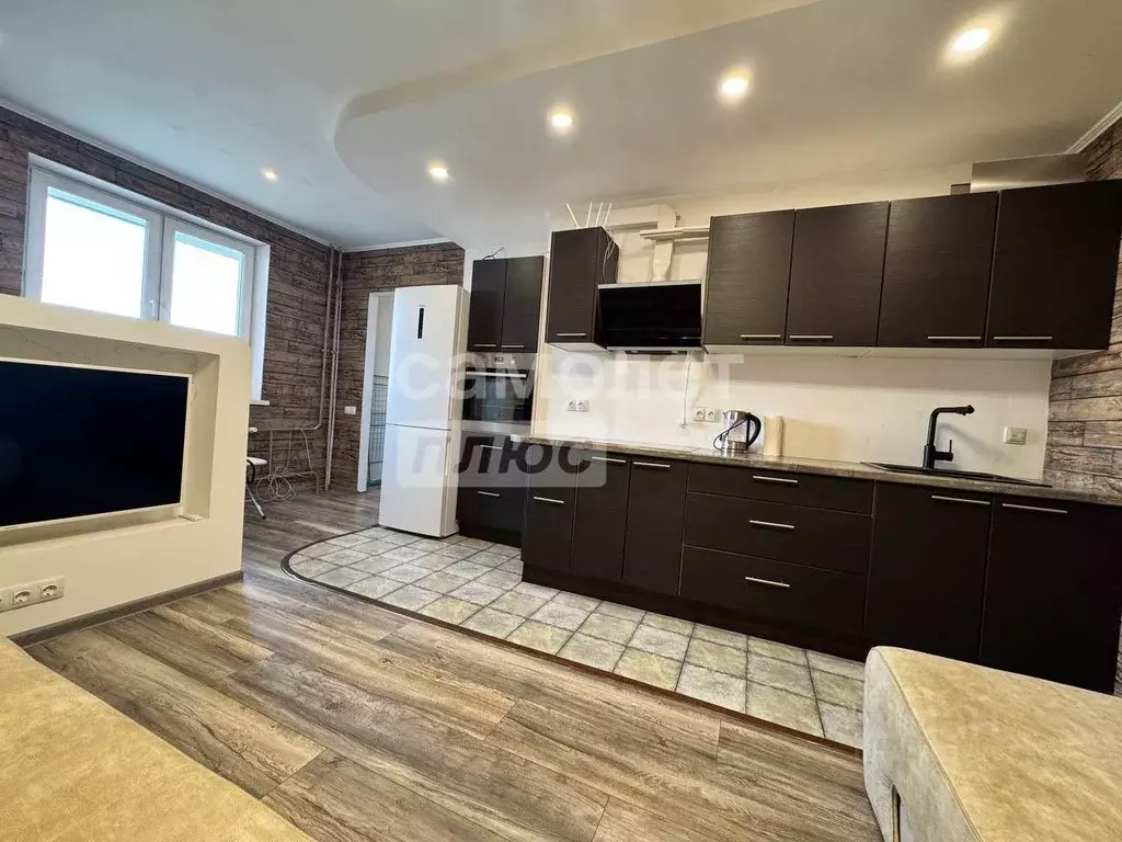 2-к кв. Челябинская область, Челябинск ул. Братьев Кашириных, 119 ... - Фото 1