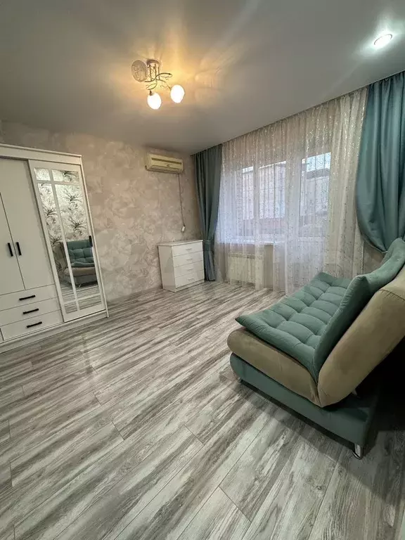 1-к. квартира, 45 м, 1/1 эт. - Фото 1