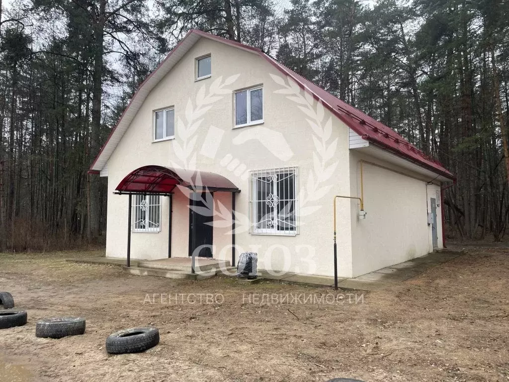 Дом в Калужская область, Юхнов ул. Братьев Луканиных, 56 (190 м) - Фото 0