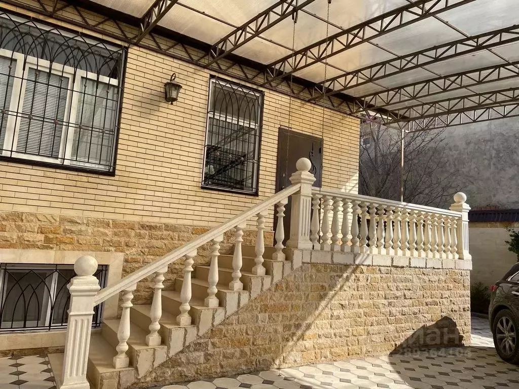 Дом в Дагестан, Махачкала ул. 1-я Дружная, 5 (100 м) - Фото 1