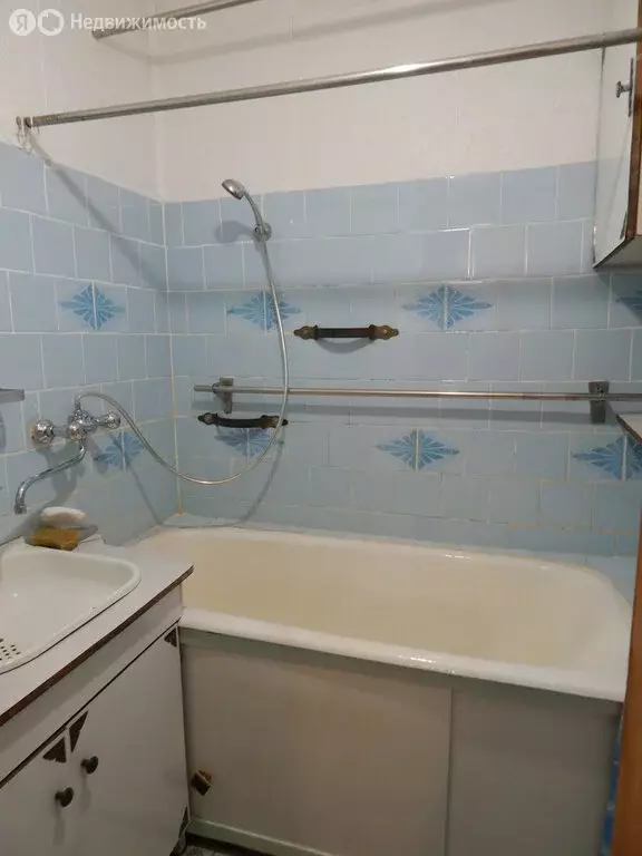 3-комнатная квартира: Челябинск, Краснооктябрьская улица, 16 (65.3 м) - Фото 0