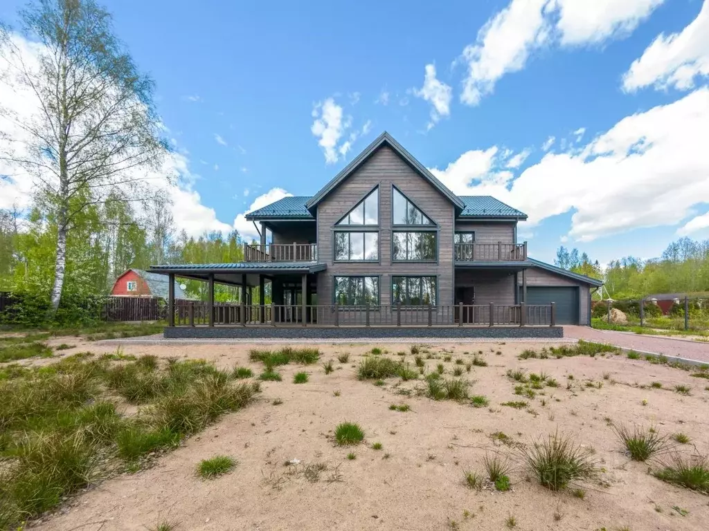 Дом в Ленинградская область, Выборгский район, Рощинское городское ... - Фото 1