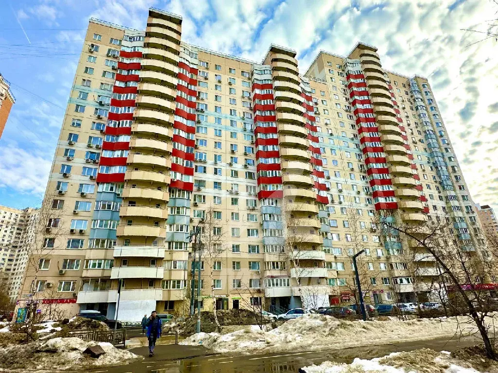 Продается 3-комнатная квартира - Фото 1