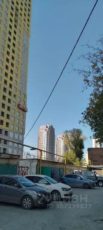 Гараж в Свердловская область, Екатеринбург ул. Мамина-Сибиряка, 36 (17 ... - Фото 0