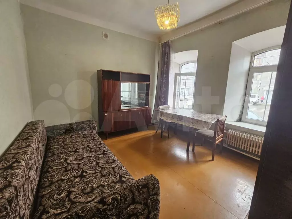 Комната 18 м в 4-к., 2/2 эт. - Фото 0