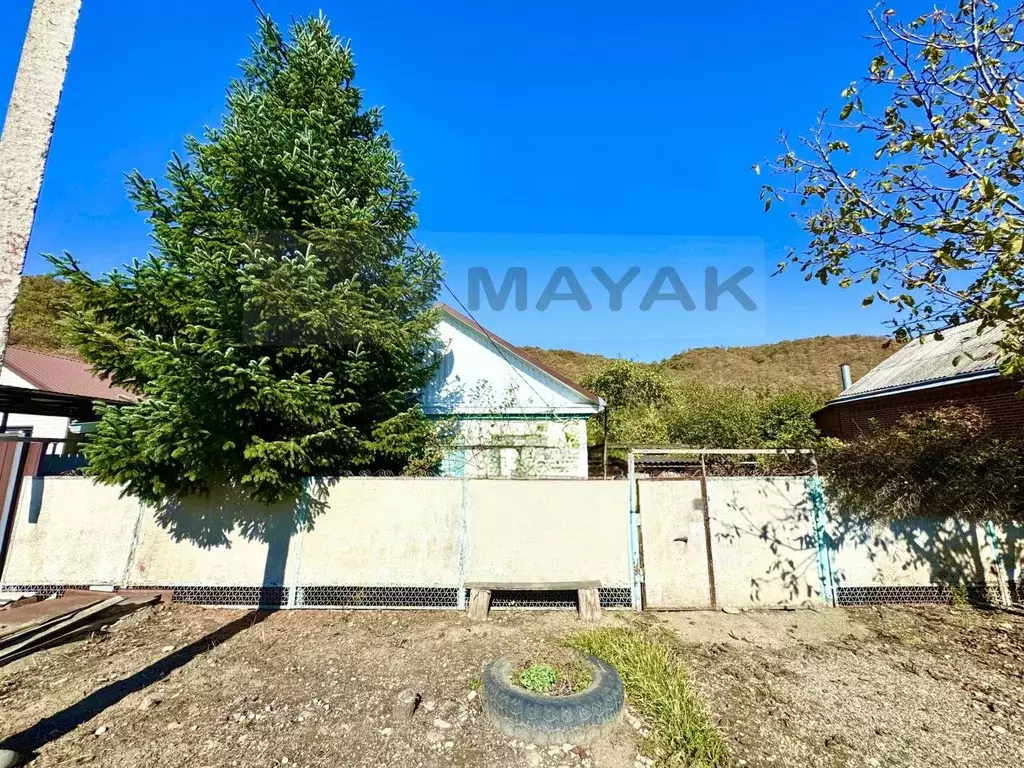 Дом в Адыгея, Майкопский район, Краснооктябрьское с/пос, пос. ... - Фото 1