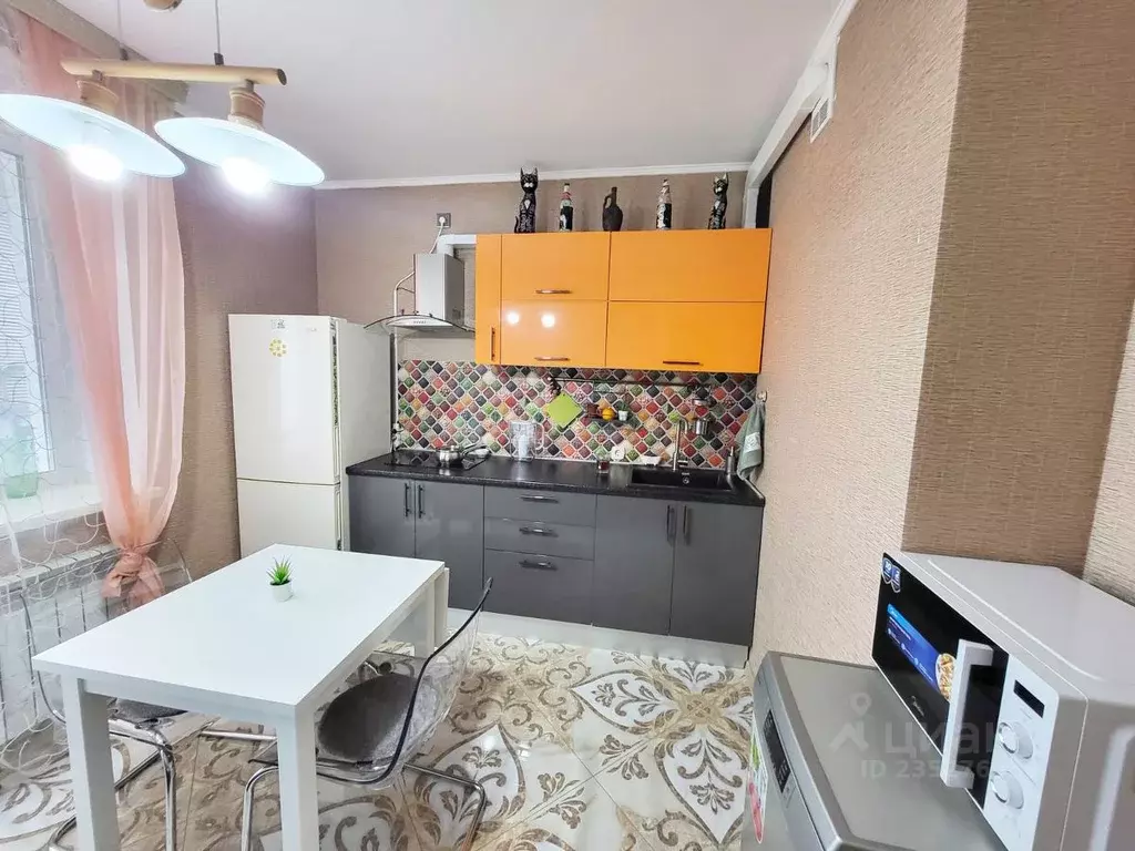 1-к кв. Омская область, Омск просп. Комарова, 14к2 (35.0 м) - Фото 2