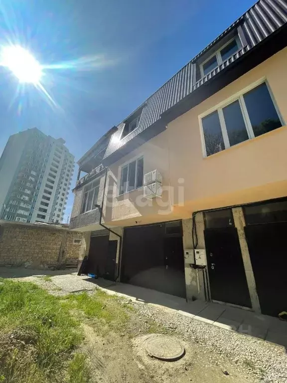 Гараж в Крым, Ялта ул. Красных Партизан, 21 (85 м) - Фото 1