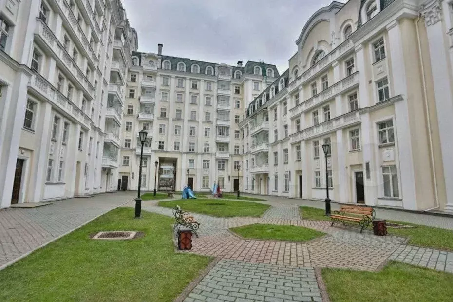 Аукцион: 4-к. квартира, 218,7 м, 2/9 эт. - Фото 0