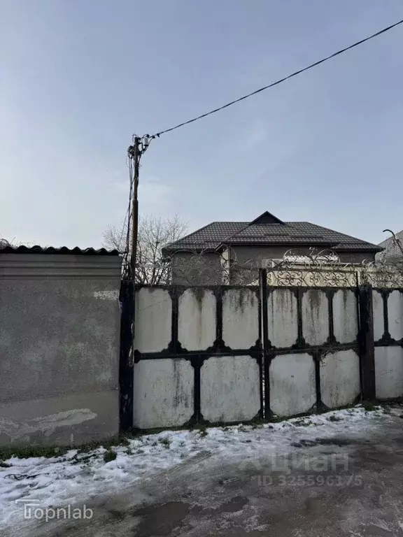 Дом в Кабардино-Балкария, Чегем ул. Кардановых, 6 (180 м) - Фото 1