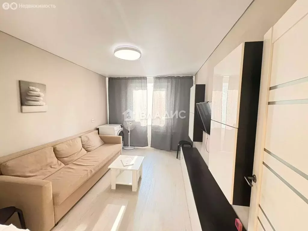 3-комнатная квартира: Тобольск, 6-й микрорайон, 19 (60.7 м) - Фото 0