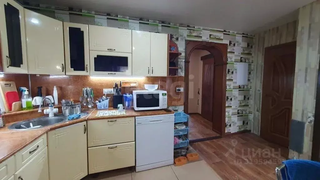 3-к кв. Белгородская область, Старый Оскол Макаренко мкр, 1 (83.5 м) - Фото 0