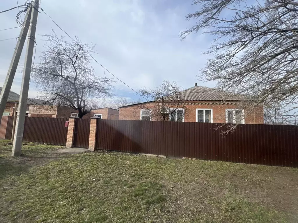 Дом в Ростовская область, Багаевская ст-ца ул. Думенко (65 м) - Фото 1