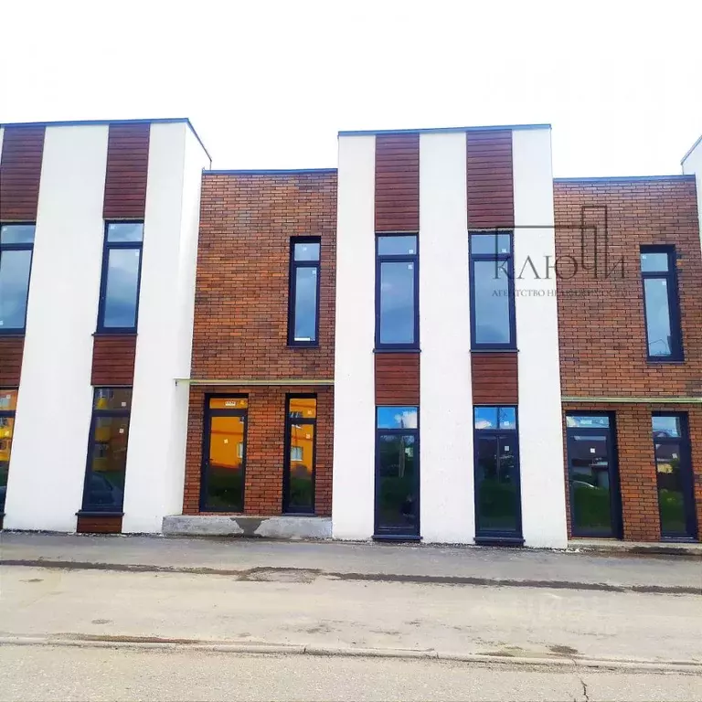 Таунхаус в Челябинская область, Магнитогорск ул. Ушакова (150 м) - Фото 1