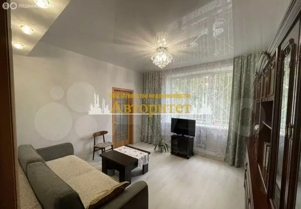 2-комнатная квартира: Ленинск-Кузнецкий, улица Земцова, 8 (46 м) - Фото 0