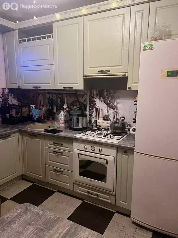 3-комнатная квартира: Миасс, улица Степана Разина, 6 (67.9 м) - Фото 2