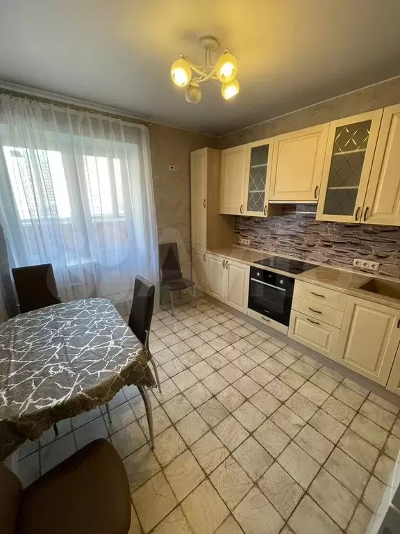 2-к. квартира, 55 м, 4/13 эт. - Фото 0