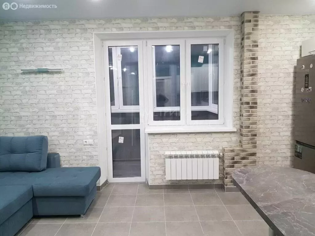 Квартира-студия: Тюмень, улица Раушана Абдуллина, 2к1 (29 м) - Фото 1