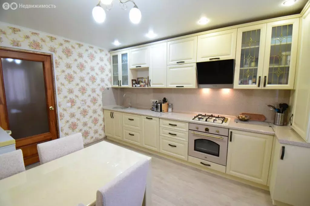 3-комнатная квартира: Туймазы, улица Щербакова, 7А (82 м) - Фото 0