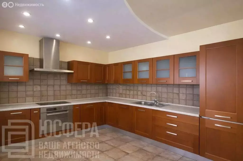 4-комнатная квартира: Волгоград, улица им. Циолковского, 33 (160 м) - Фото 1