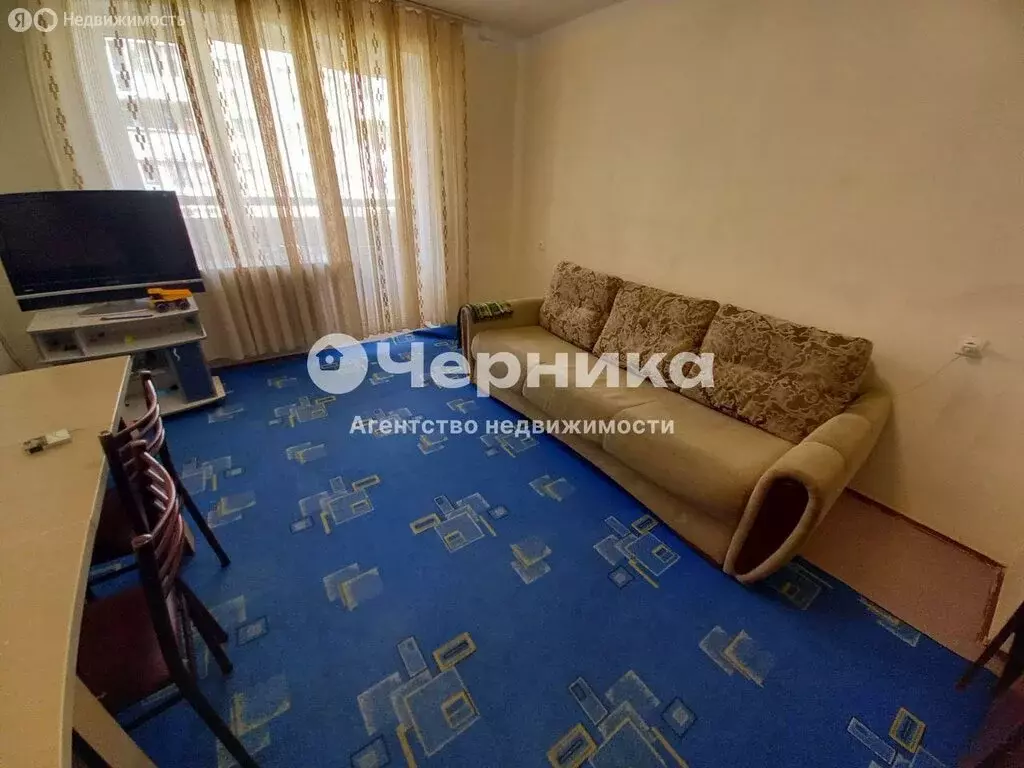 3-комнатная квартира: Шахты, улица Искра, 63 (64 м) - Фото 0