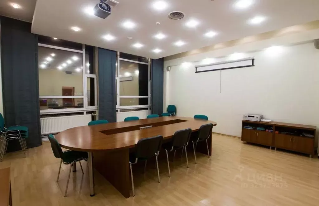 Офис в Санкт-Петербург Кантемировская ул., 4 (722 м) - Фото 1